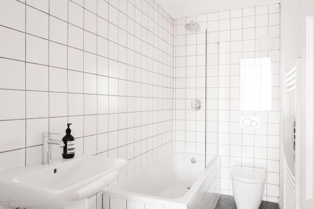 Spacious Georgian Pad - Free Parking - Walk To Bath Apartment Bagian luar foto