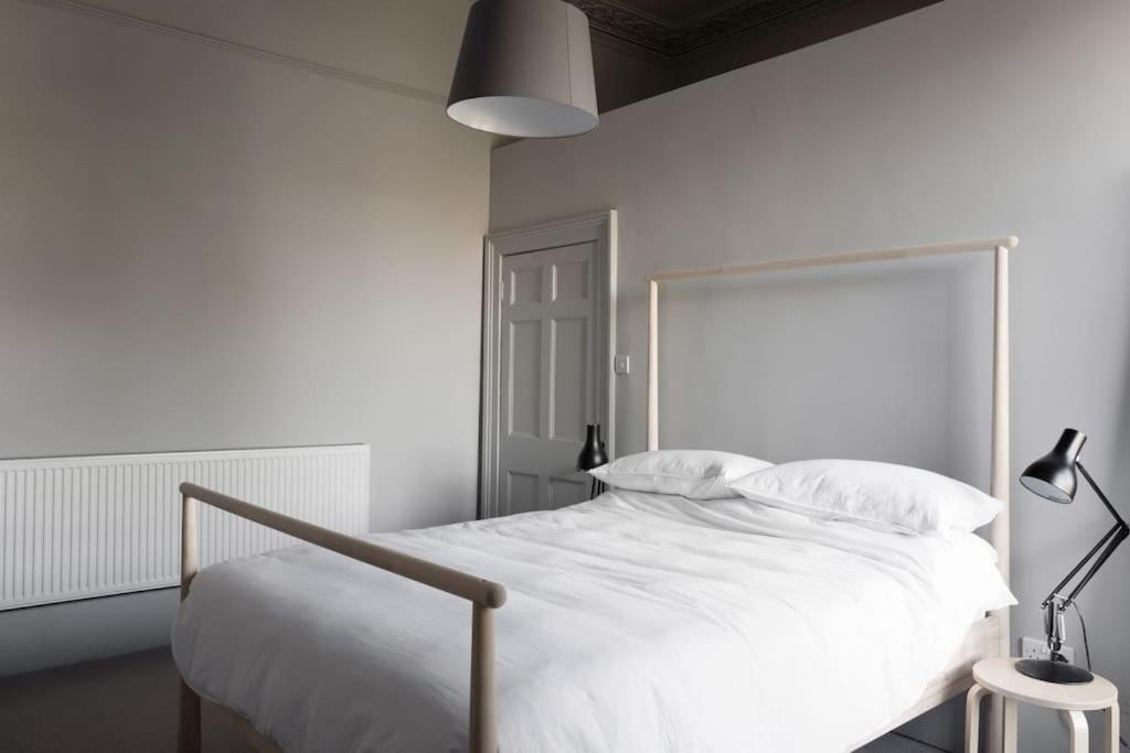 Spacious Georgian Pad - Free Parking - Walk To Bath Apartment Bagian luar foto