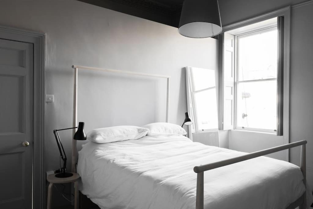 Spacious Georgian Pad - Free Parking - Walk To Bath Apartment Bagian luar foto